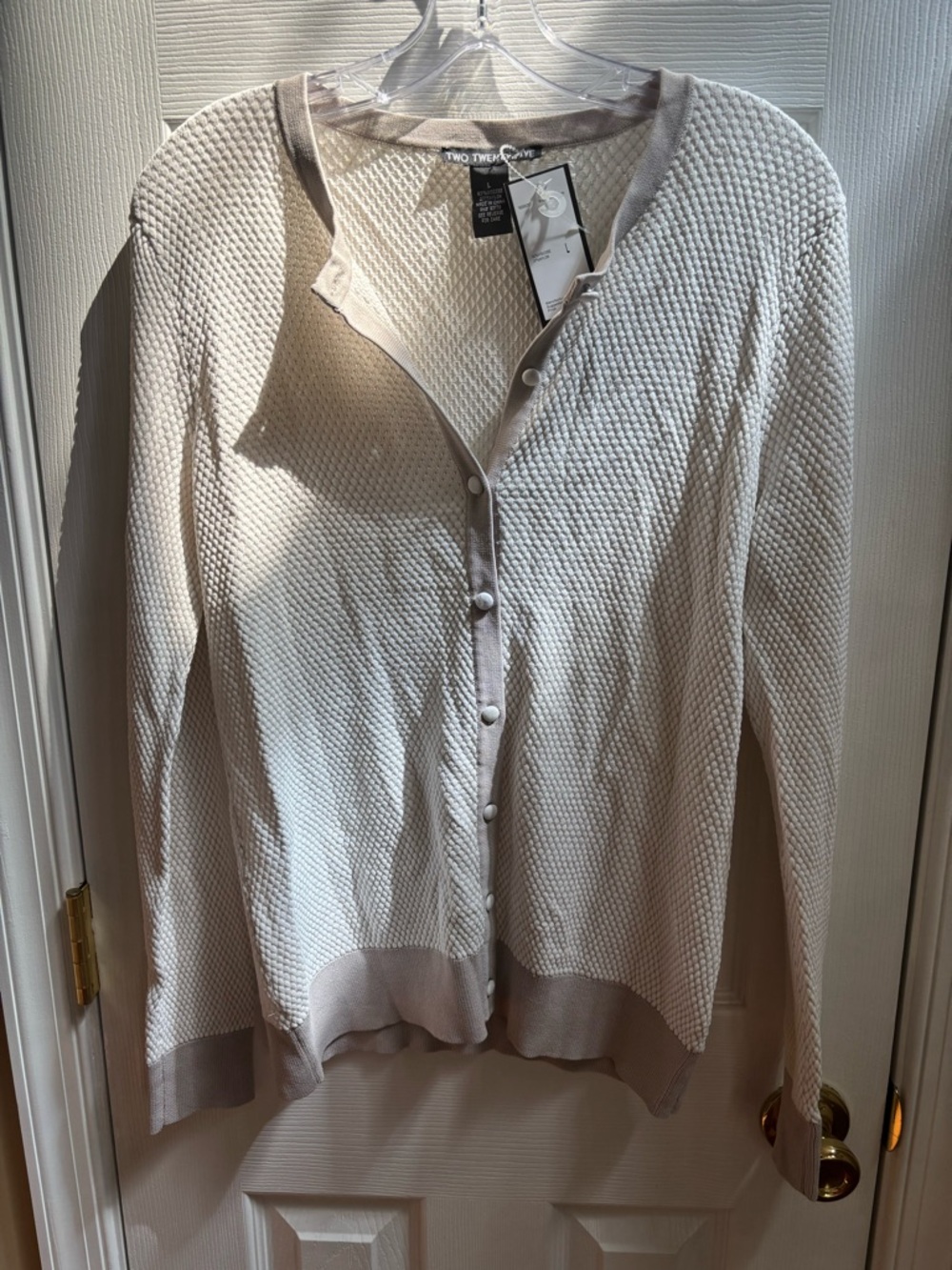 Two Twenty Five Women's Light Knit Button-Front Sweater Cardigan, Size L, NWT